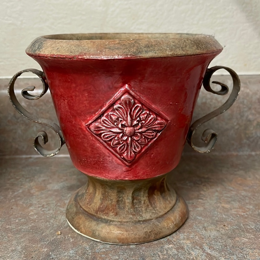 Art/Small Pot